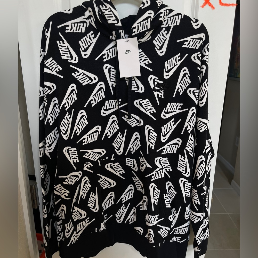 Men’s new Nike hoodie